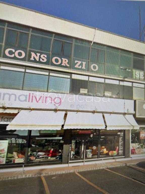 negozio in affitto a Roma