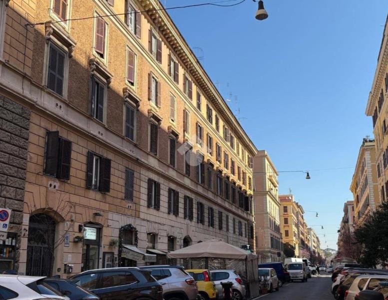 locale commerciale in affitto a Roma in zona Rione Prati