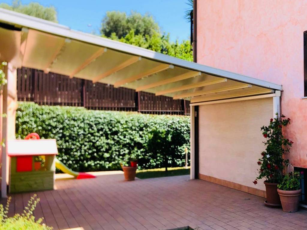 casa indipendente in affitto a Roma in zona Fonte Laurentina