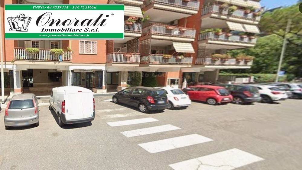 locale commerciale in affitto a Roma in zona Torrino