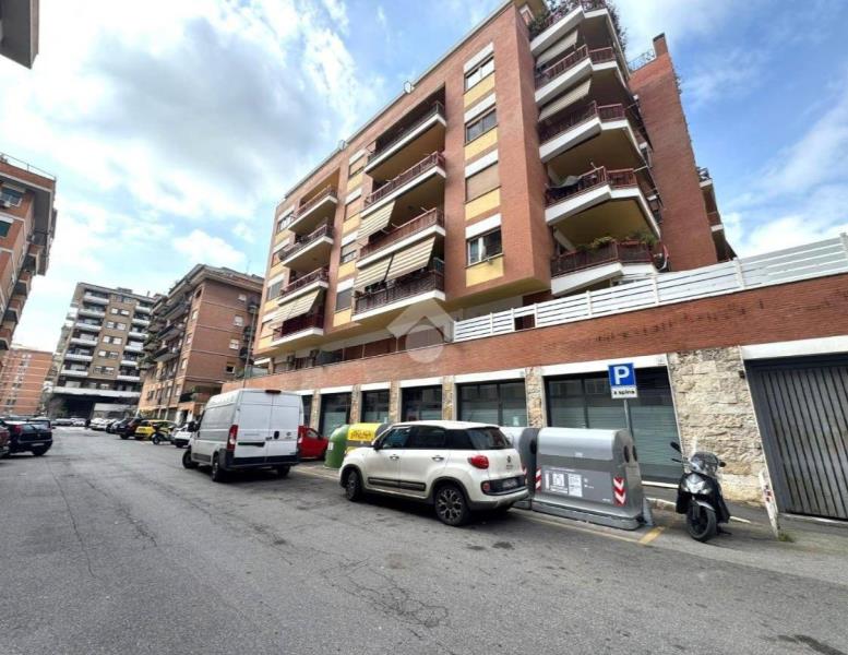 negozio in affitto a Roma in zona Portuense