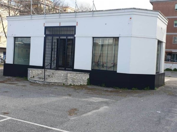 negozio in affitto a Roma in zona Torre Maura