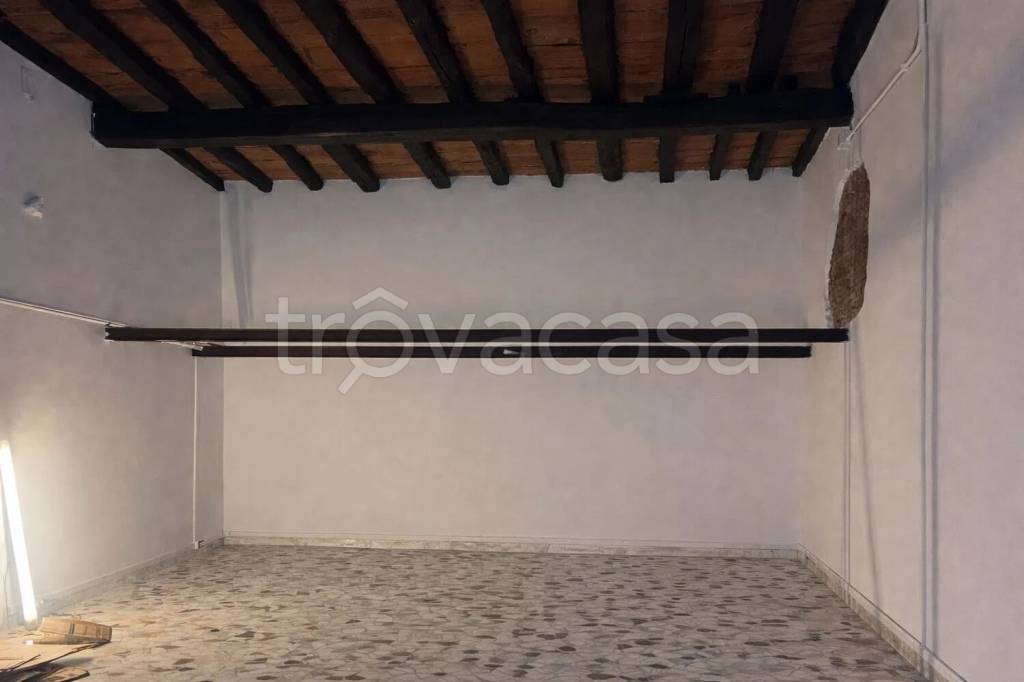 negozio in affitto a Roma in zona Pigna - Sant'Angelo