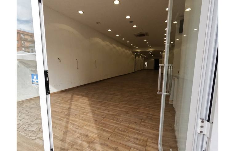 locale commerciale in affitto a Roma in zona Romanina