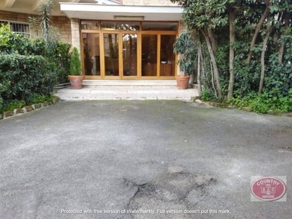 intera palazzina in affitto a Roma in zona Appio Latino