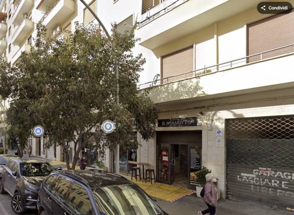 negozio in affitto a Roma in zona Appio Latino