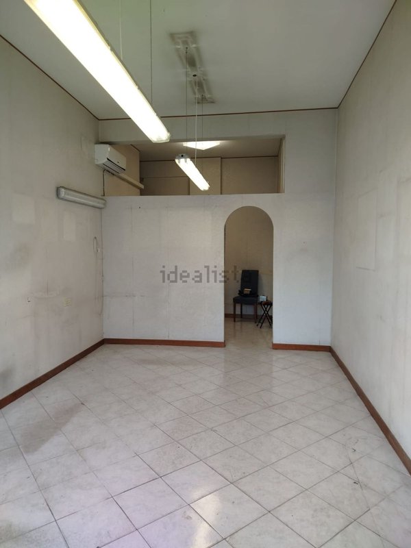 locale commerciale in affitto a Roma