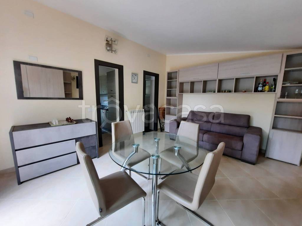 appartamento in affitto a Roma in zona Axa