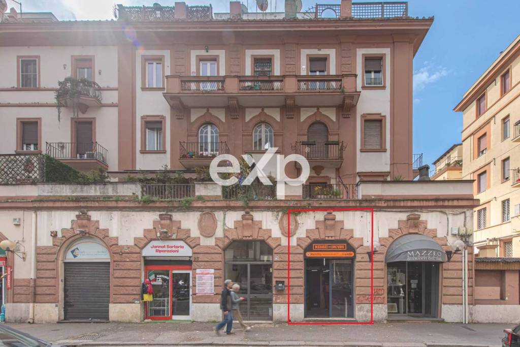negozio in affitto a Roma in zona Ostia
