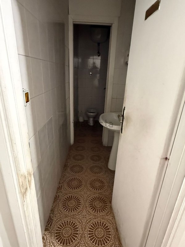 negozio in affitto a Roma in zona Tomba di Nerone