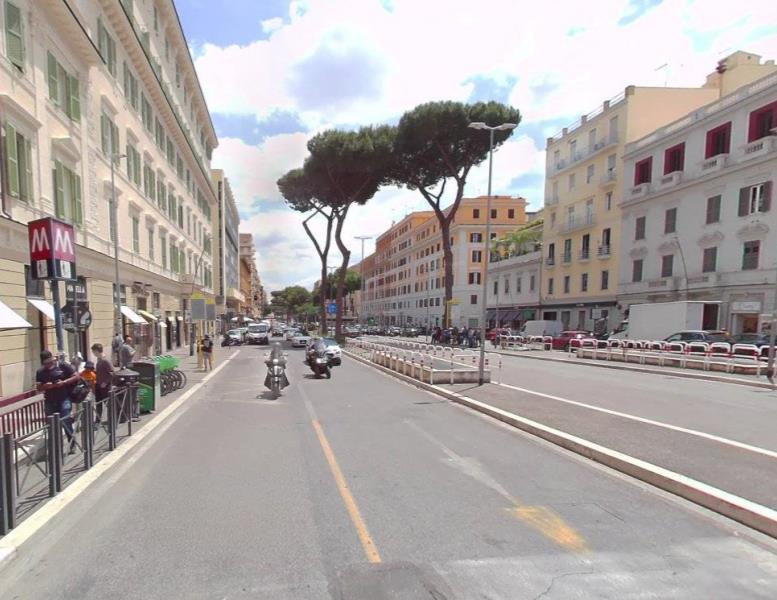 negozio in affitto a Roma in zona Tuscolano