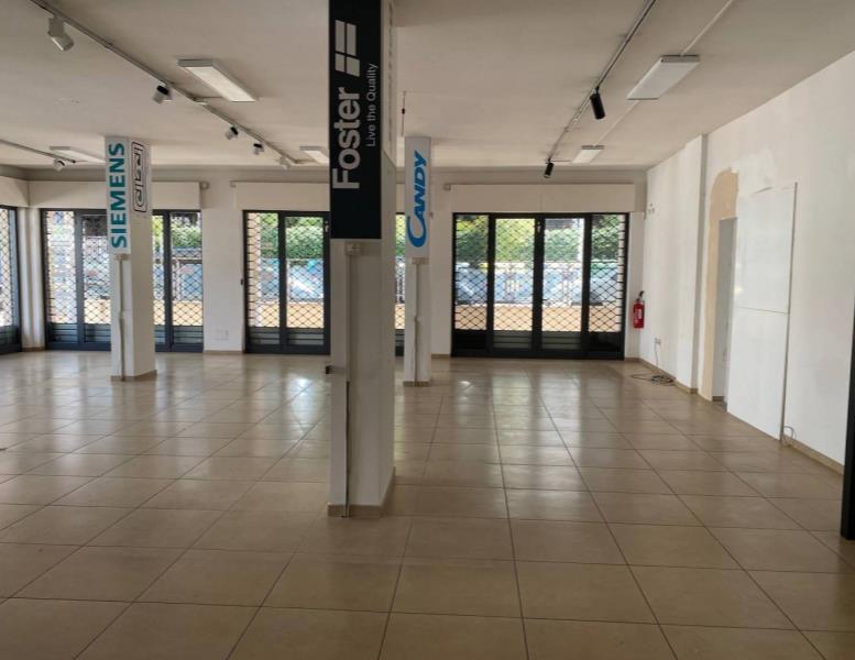 negozio in affitto a Roma in zona Torre Maura