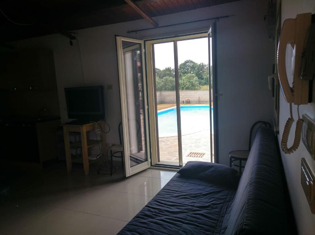 casa indipendente in affitto a Roma in zona Ardeatino