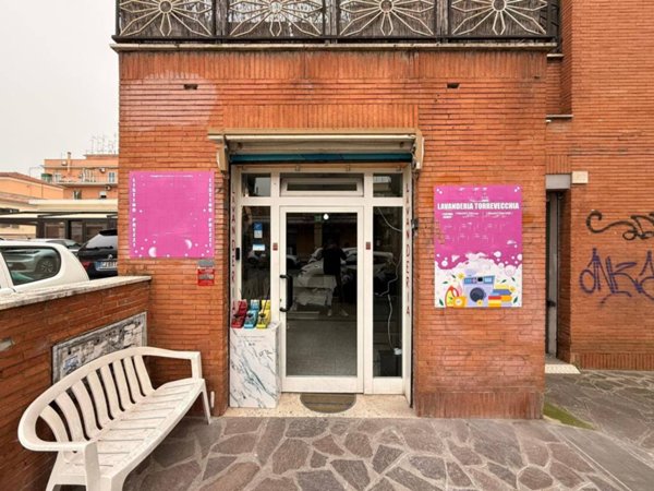 negozio in affitto a Roma in zona Torrevecchia