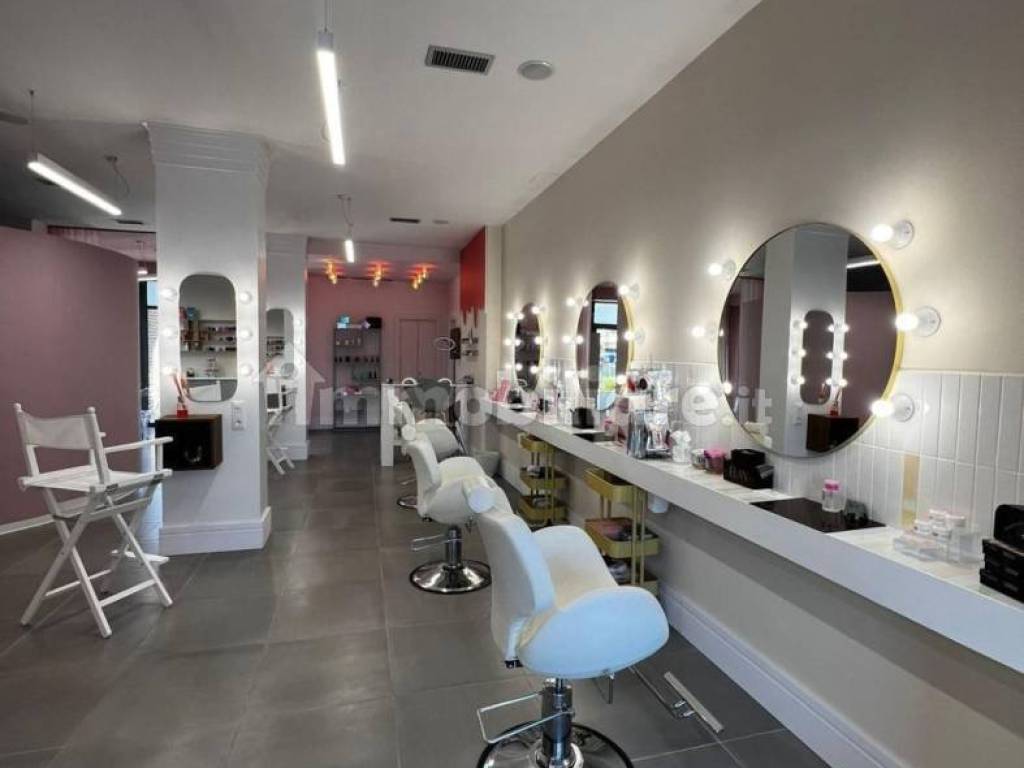 negozio in affitto a Roma in zona Mezzocammino