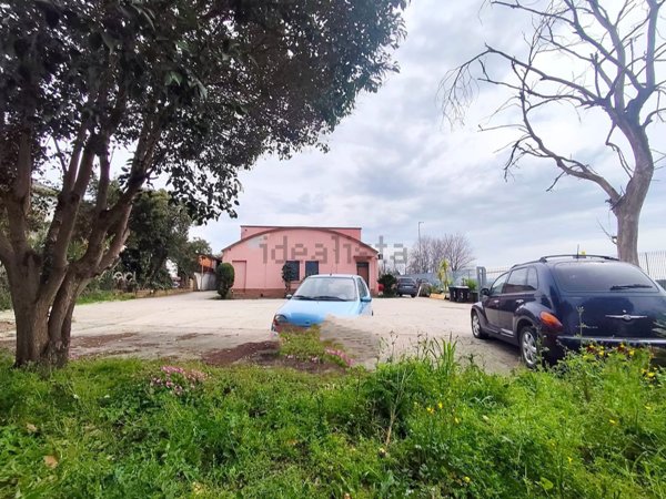 negozio in affitto a Roma in zona Casal Monastero