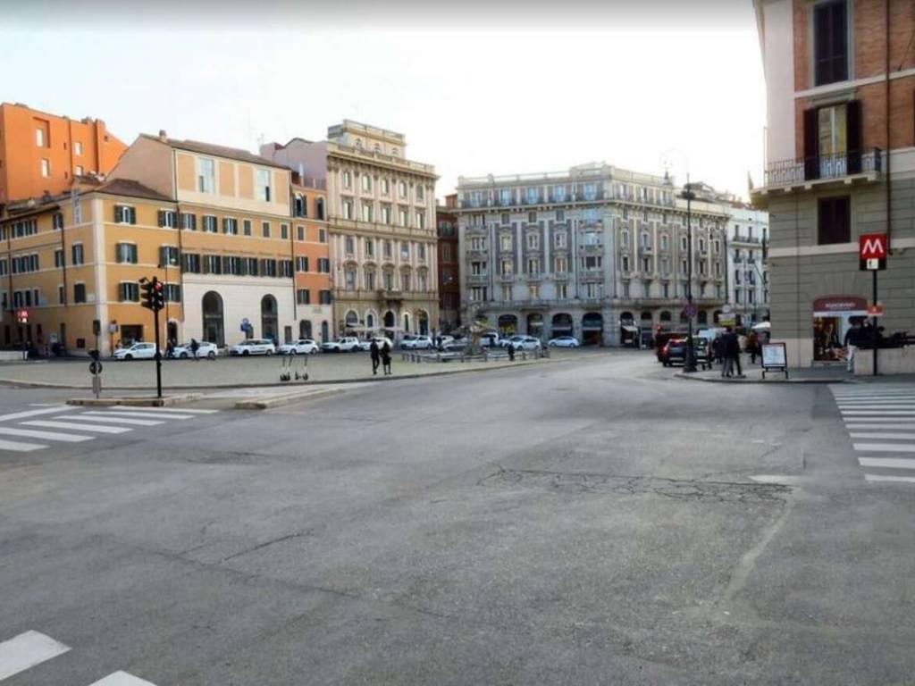 ufficio in affitto a Roma in zona Trevi-Colonna