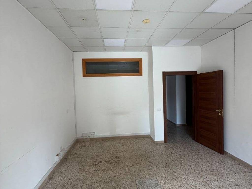 negozio in affitto a Roma in zona Labaro