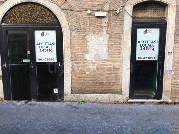 negozio in affitto a Roma in zona Rione Monti/Campitelli