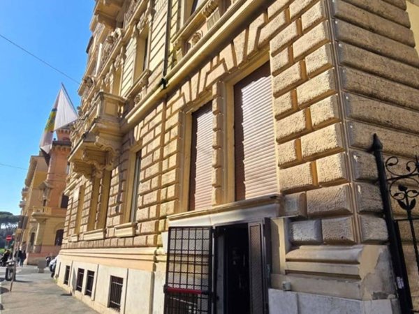 locale commerciale in affitto a Roma
