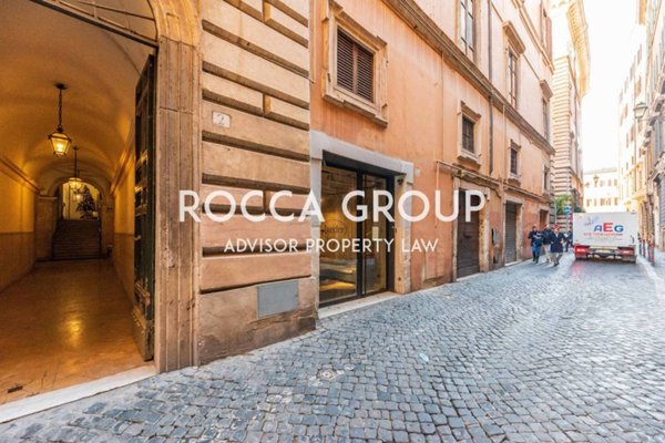 negozio in affitto a Roma in zona Parione/Sant'Eustachio