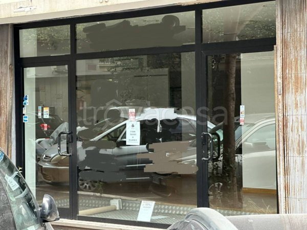 negozio in affitto a Roma in zona Appio Latino