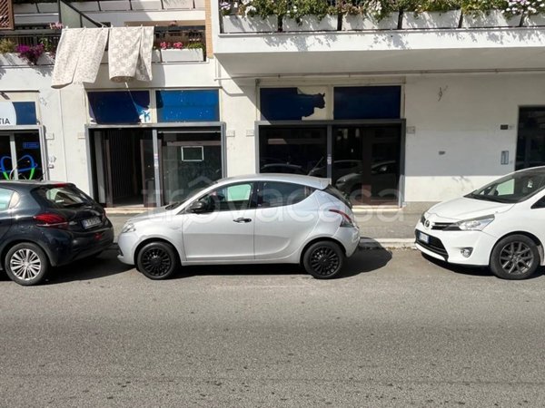 negozio in affitto a Roma in zona Ostia