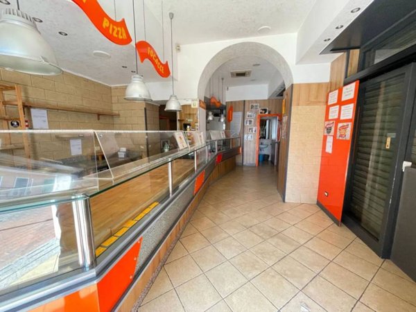 negozio in affitto a Roma in zona Torrevecchia