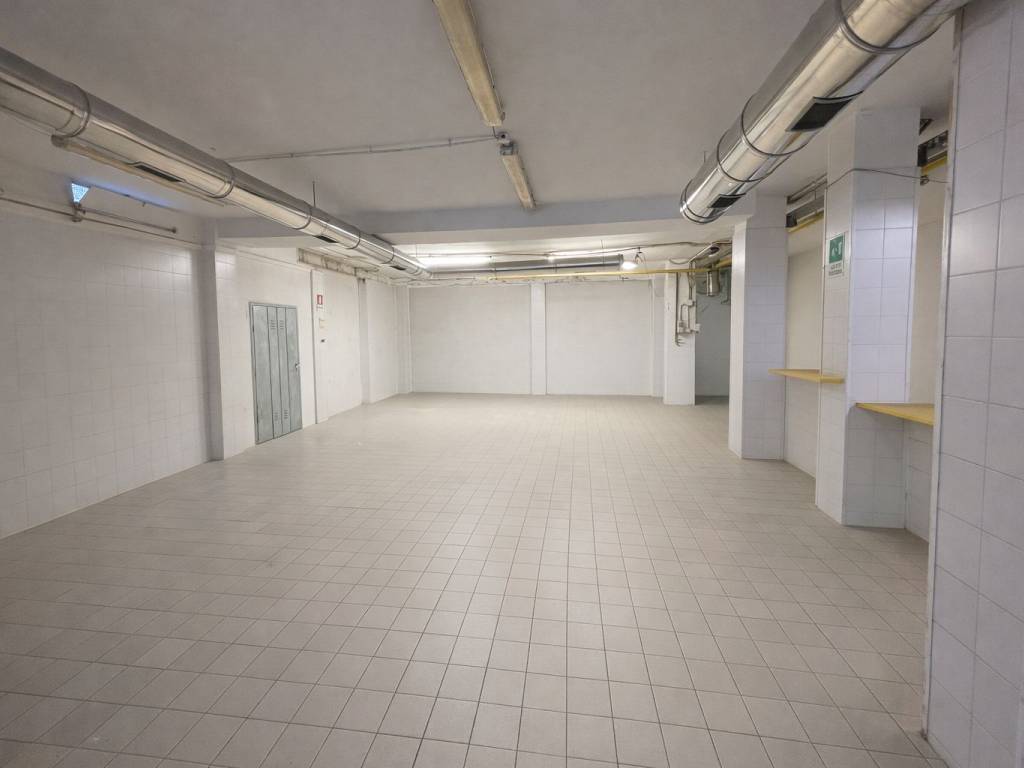 negozio in affitto a Roma in zona Torrevecchia