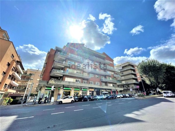 locale commerciale in affitto a Roma in zona Aurelio