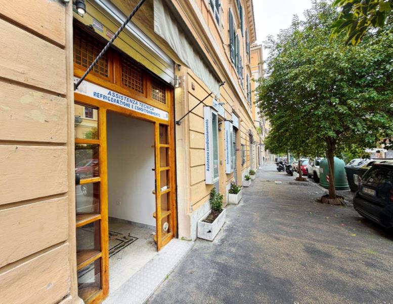 negozio in affitto a Roma in zona Appio Latino