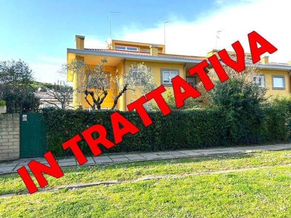 casa indipendente in affitto a Roma in zona Casal Palocco