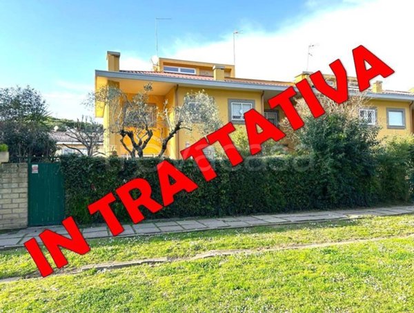 casa indipendente in affitto a Roma in zona Casal Palocco