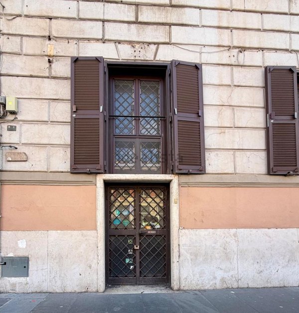 locale commerciale in affitto a Roma in zona Castro Pretorio