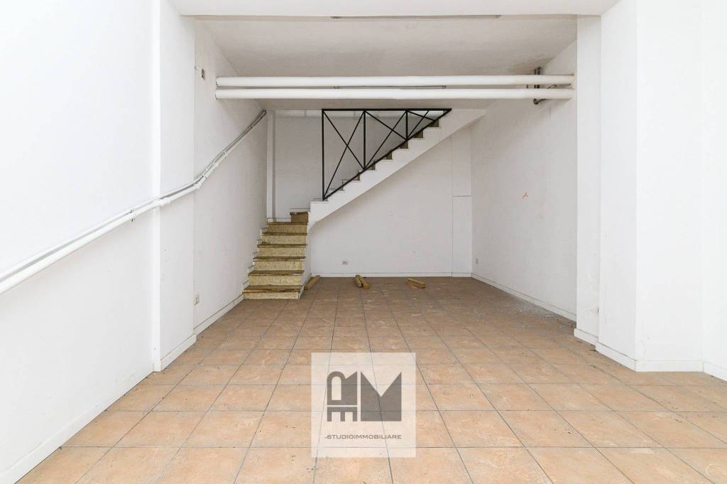 negozio in affitto a Roma in zona Portuense