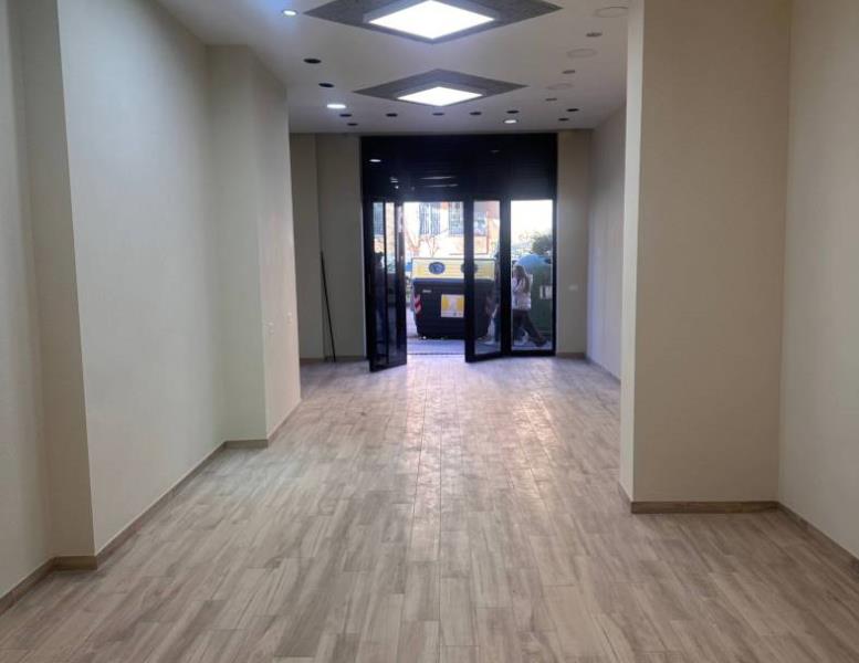 negozio in affitto a Roma in zona Appio Claudio