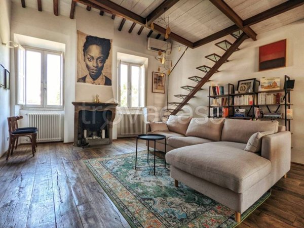 appartamento in affitto a Roma in zona Trevi-Colonna