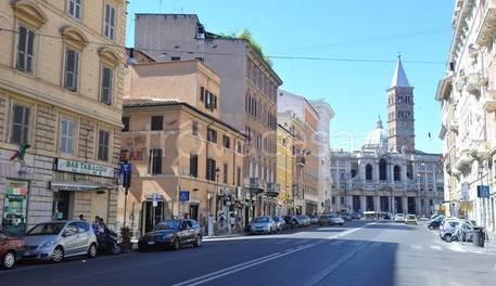 negozio in affitto a Roma in zona Esquilino