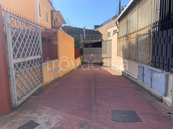 negozio in affitto a Roma