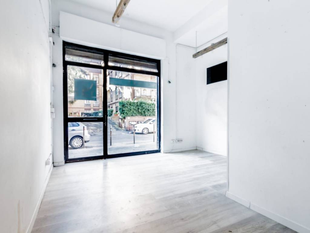 negozio in affitto a Roma in zona Primavalle