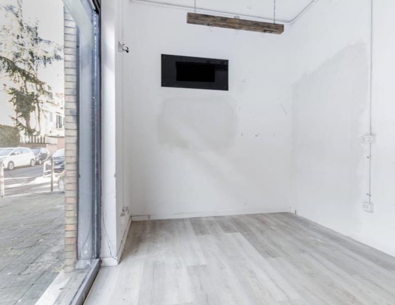 negozio in affitto a Roma in zona Primavalle