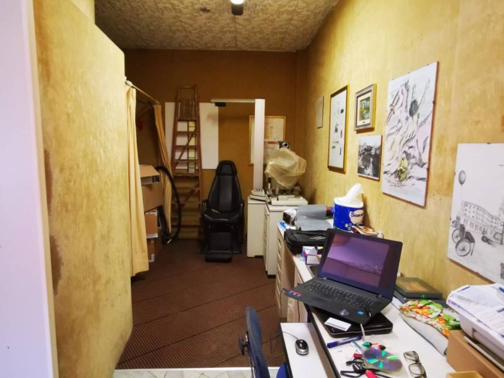 negozio in affitto a Roma in zona Ostia