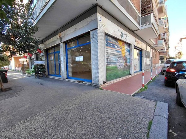 negozio in affitto a Roma in zona Ostia