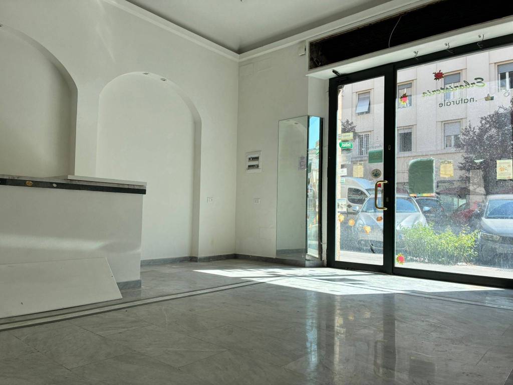 negozio in affitto a Roma in zona Nomentano