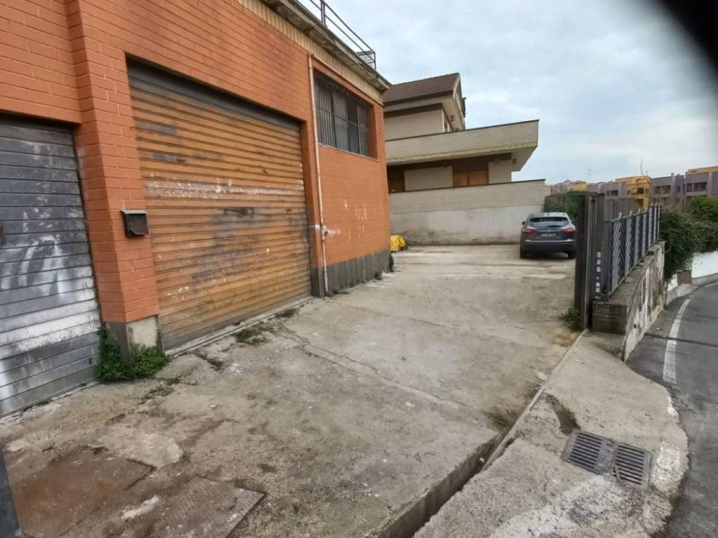 negozio in affitto a Roma in zona Fidene