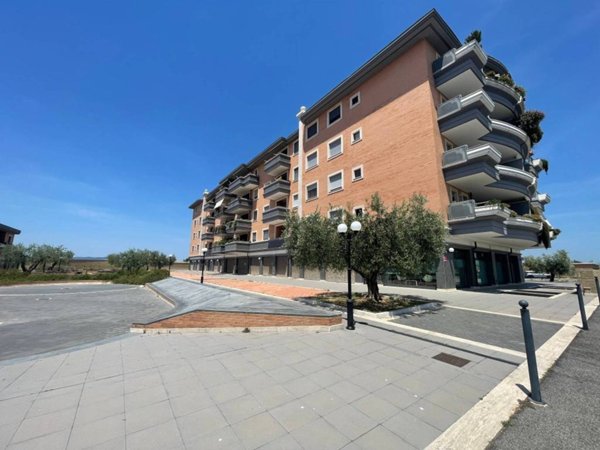 locale commerciale in affitto a Roma in zona Casal Monastero