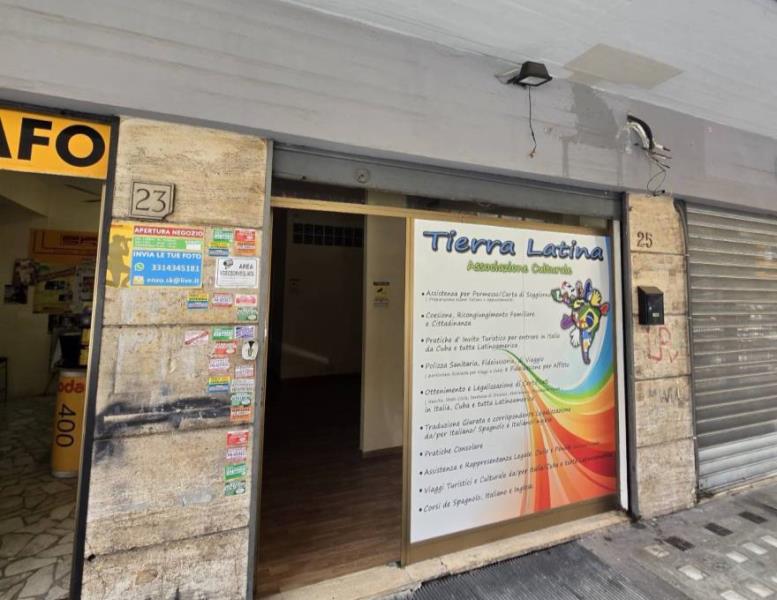 negozio in affitto a Roma in zona Tuscolano
