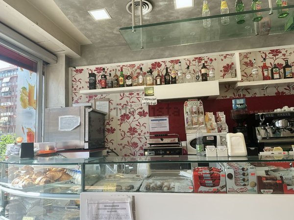 negozio in affitto a Roma in zona Don Bosco