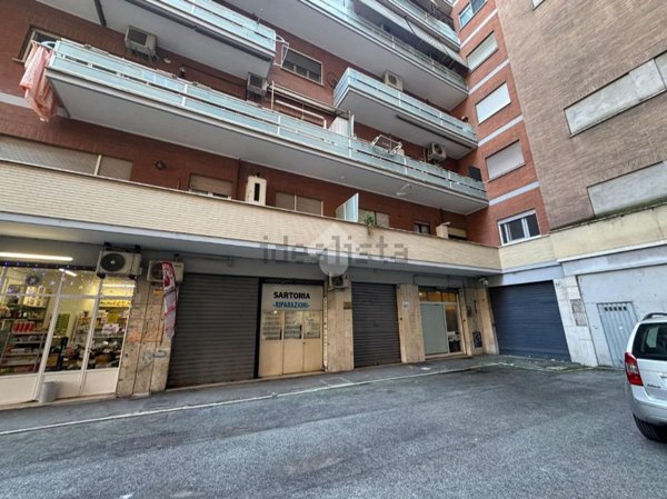 locale commerciale in affitto a Roma in zona Portuense