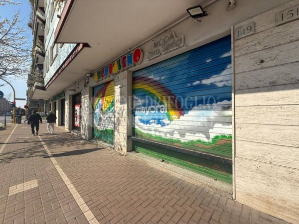 negozio in affitto a Roma in zona Ostia
